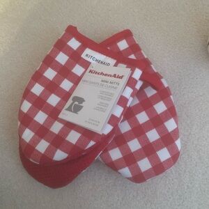 KitchenAid Red Checkered Mini Mitts